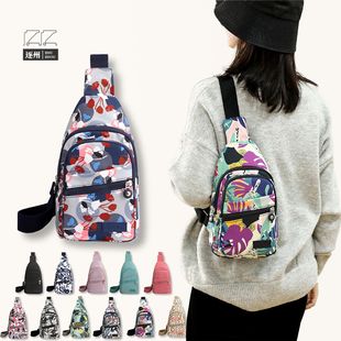 新款时尚多层胸包女简约轻便韩版休闲旅游女士背包百搭印花斜挎包